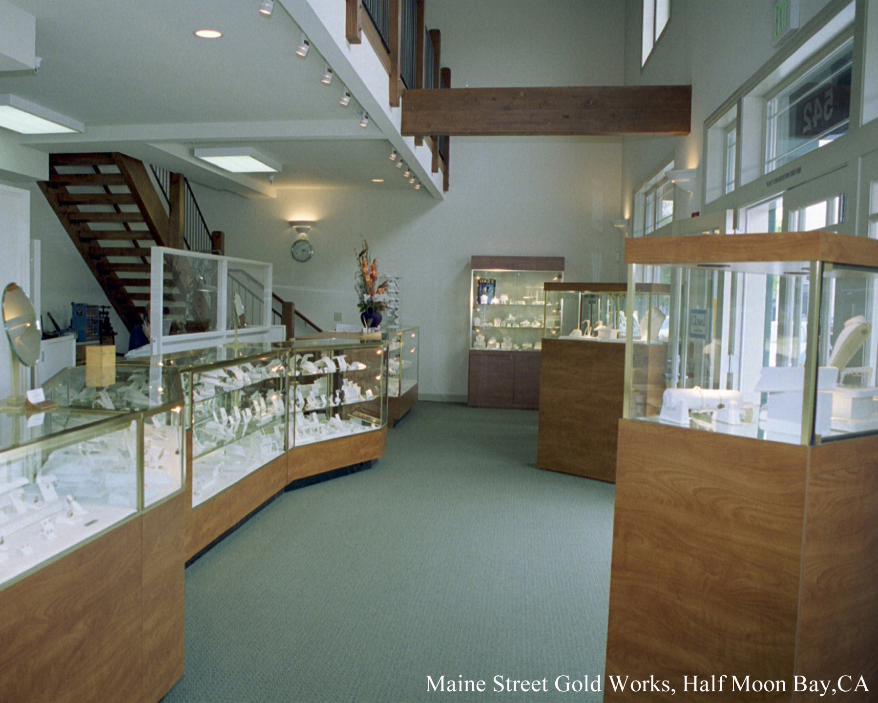 Tecno Display Store Design