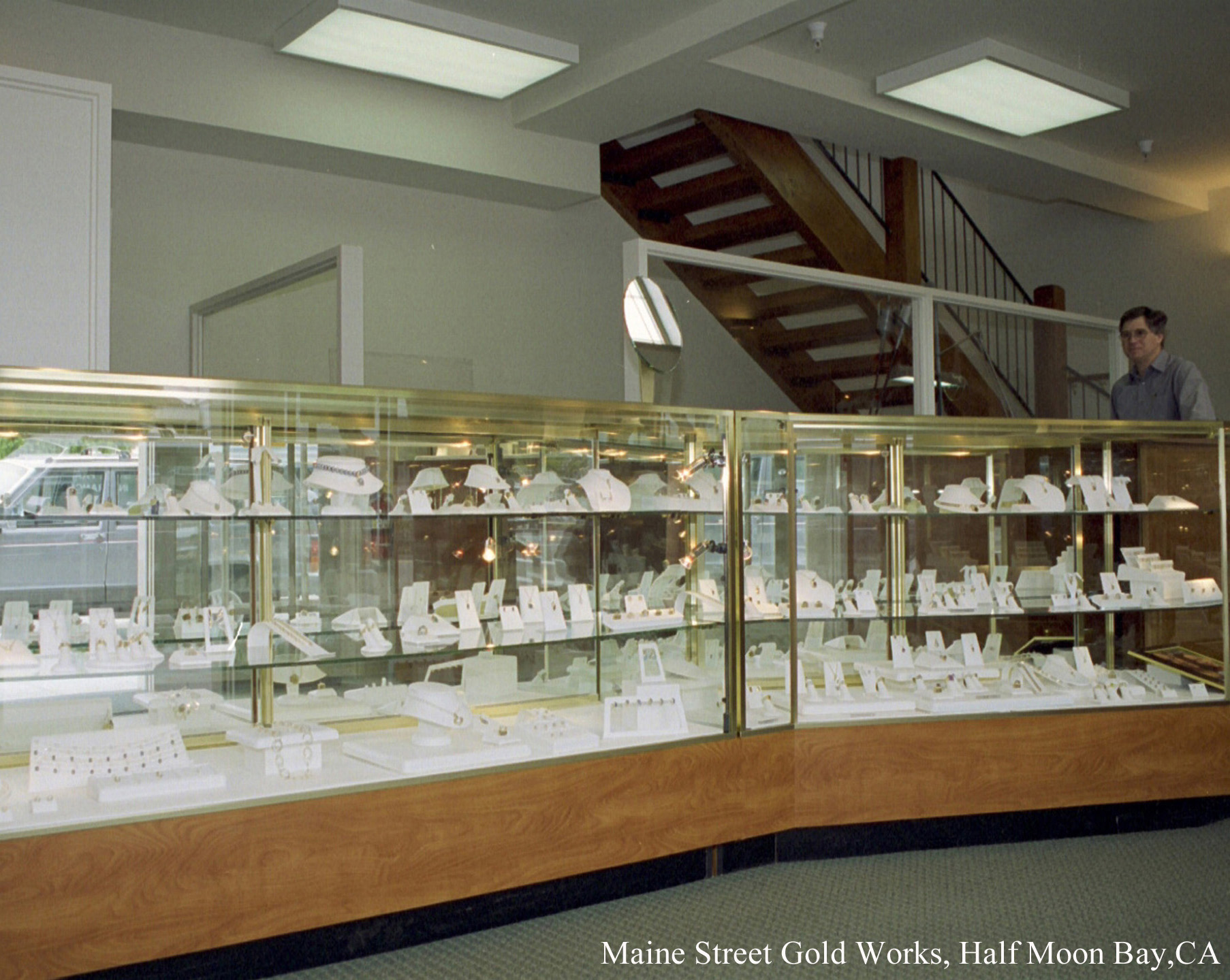 Tecno Display Store Design