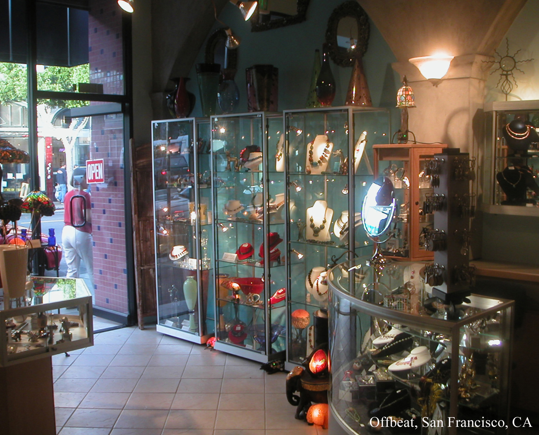 Tecno Display Store Design