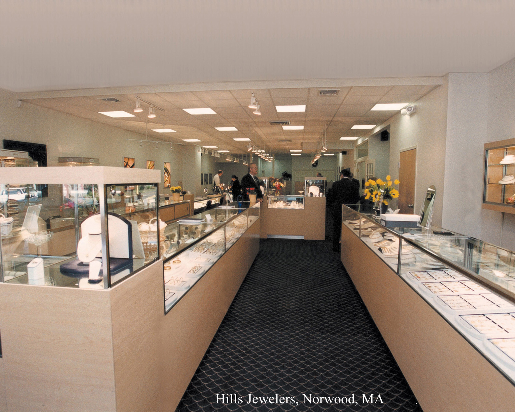 Tecno Display Store Design