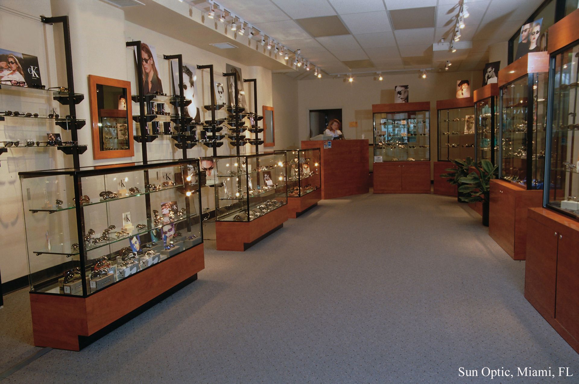 Tecno Display Store Design