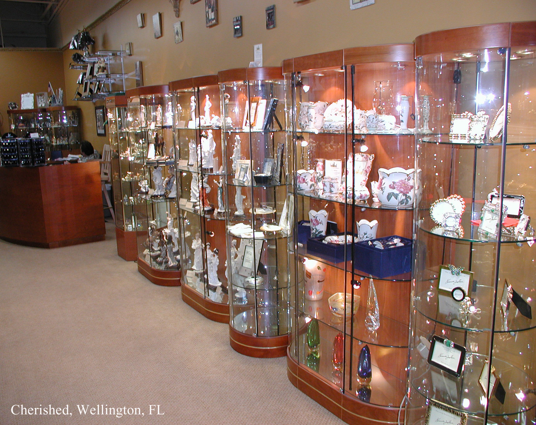 Tecno Display Store Design